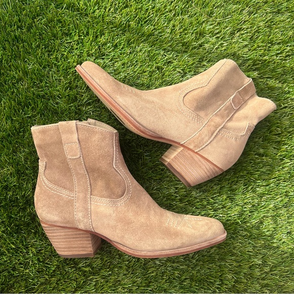 Dolce Vita, Silma Western Bootie, tan color, Suede Ankle Boots | Women’s 6.5‎ - Picture 1 of 11